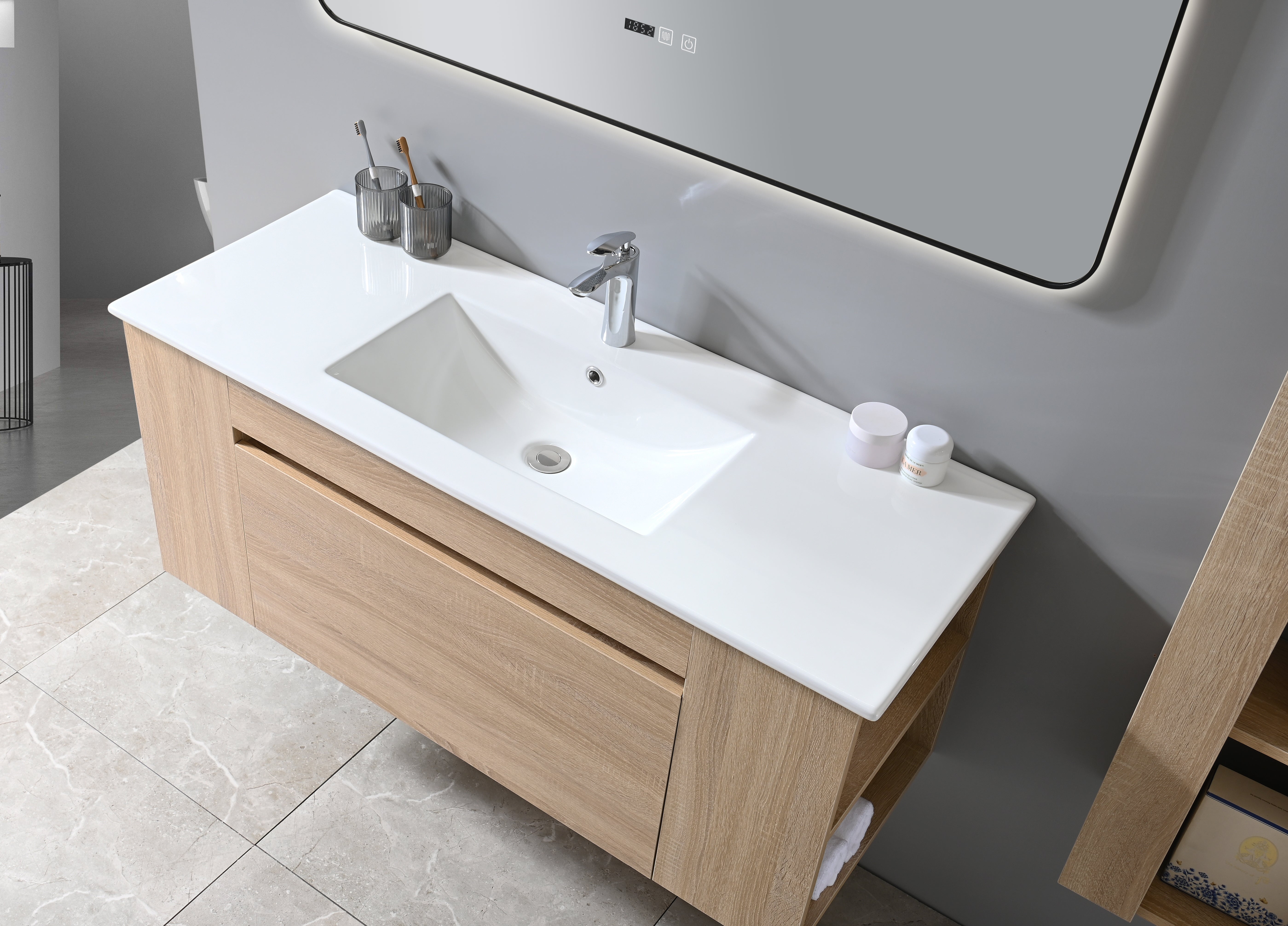 Bassin en céramique blanche pour salle de bain – Auvabath Laval